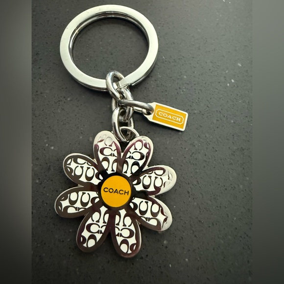COACH Daisy Charm Keychain NWOT - Picture 2 of 3